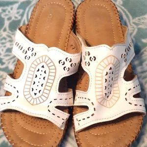 Lady Godiva white slip on sandals, sz 5.5